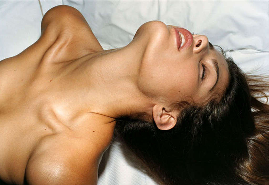 Isabeli Fontana posing topless in photoshoot and in bikini #75345813
