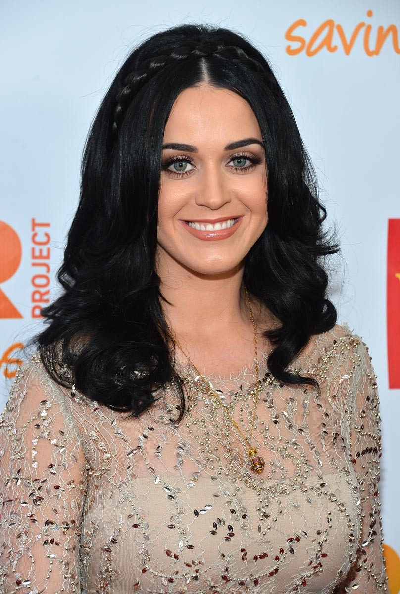 Katy Perry schön in engem Kleid
 #75247119