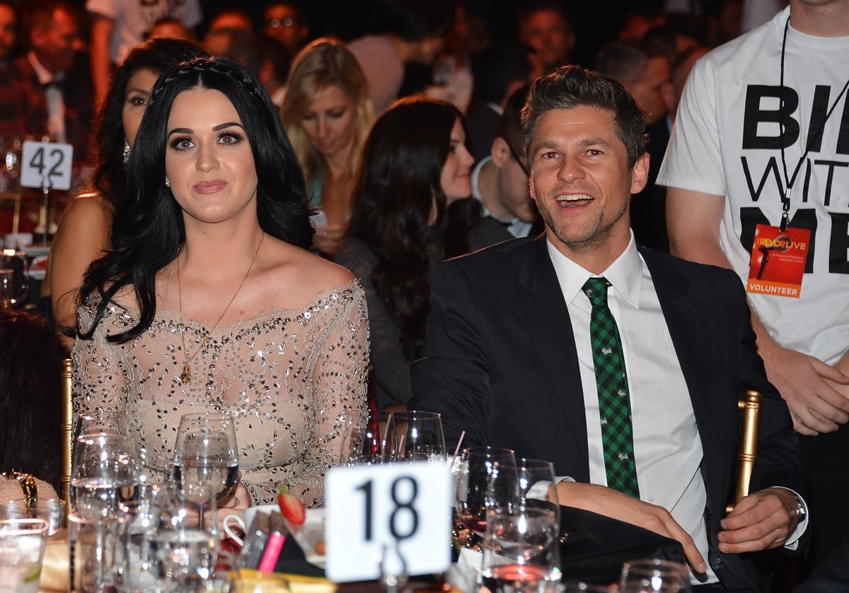 Katy perry luciendo hermosa en vestido ajustado
 #75247150