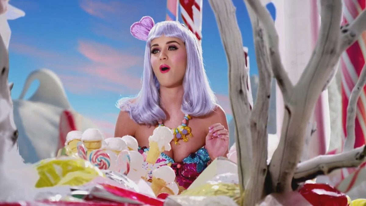 Katy Perry schön in engem Kleid
 #75247154