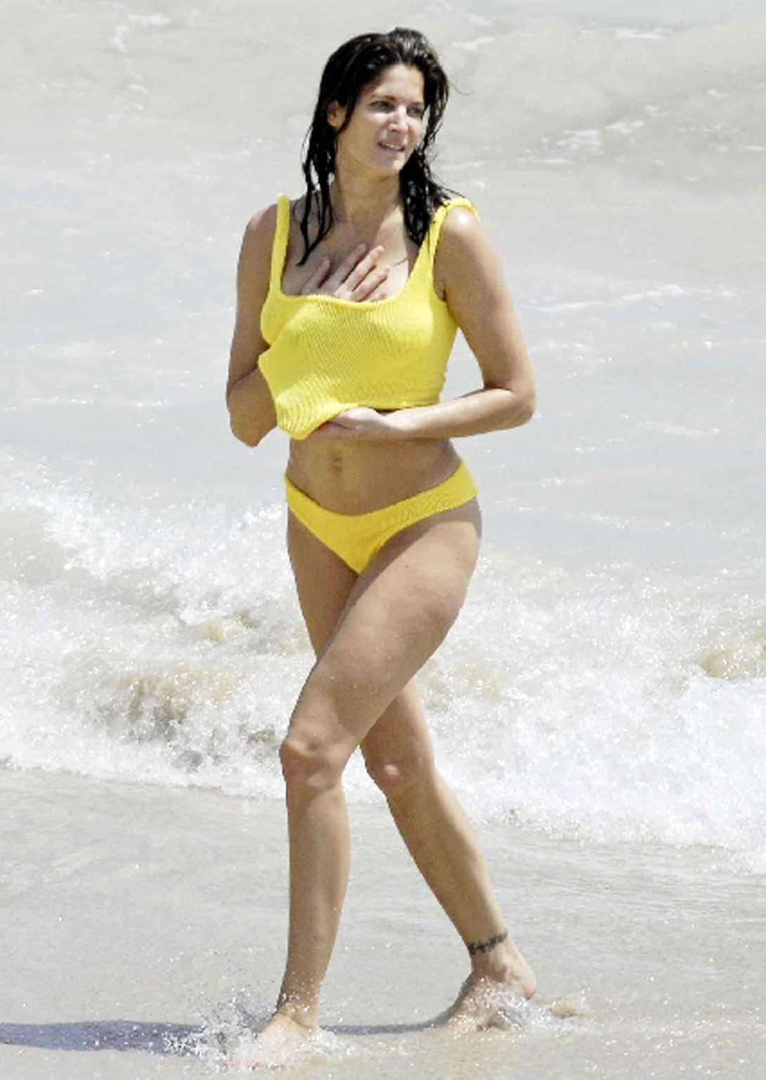 Stephanie Seymour showing her sexy body and hot ass in bikini #75355769