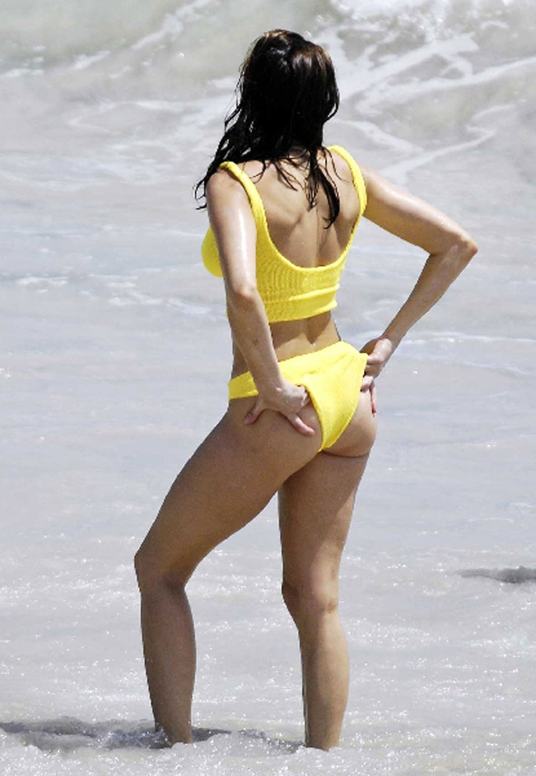 Stephanie Seymour showing her sexy body and hot ass in bikini #75355773