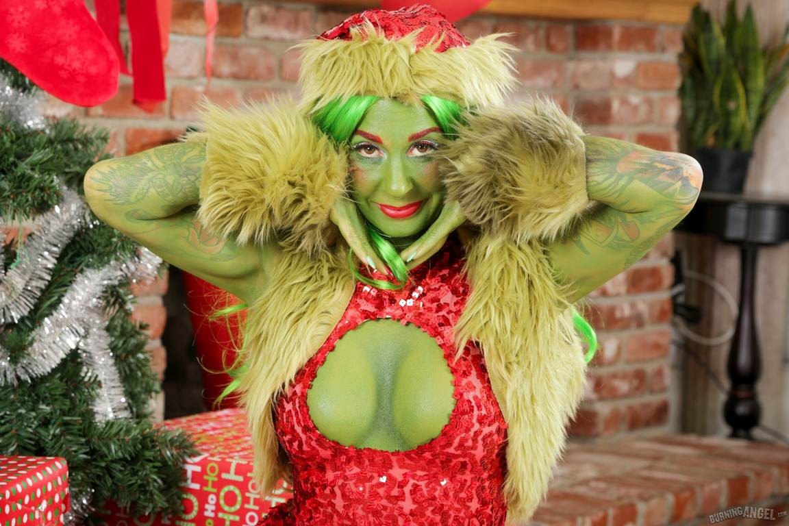 Joanna Angel the grinch gaped pussy for Christmas  #72890616