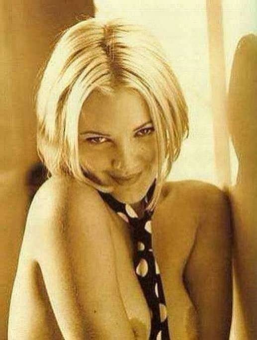 famous actress Drew Barrymore in her sexiest nudes #75355740
