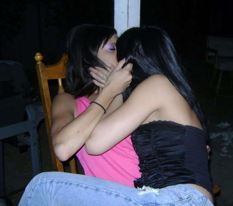 Really drunk amateur girlfriends going wild #76396076