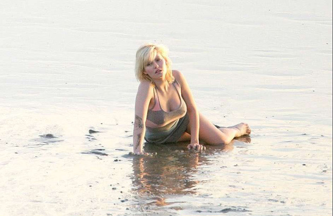 Amazing celebrity blonde Elisha Cuthbert nice nipple slip #75408157