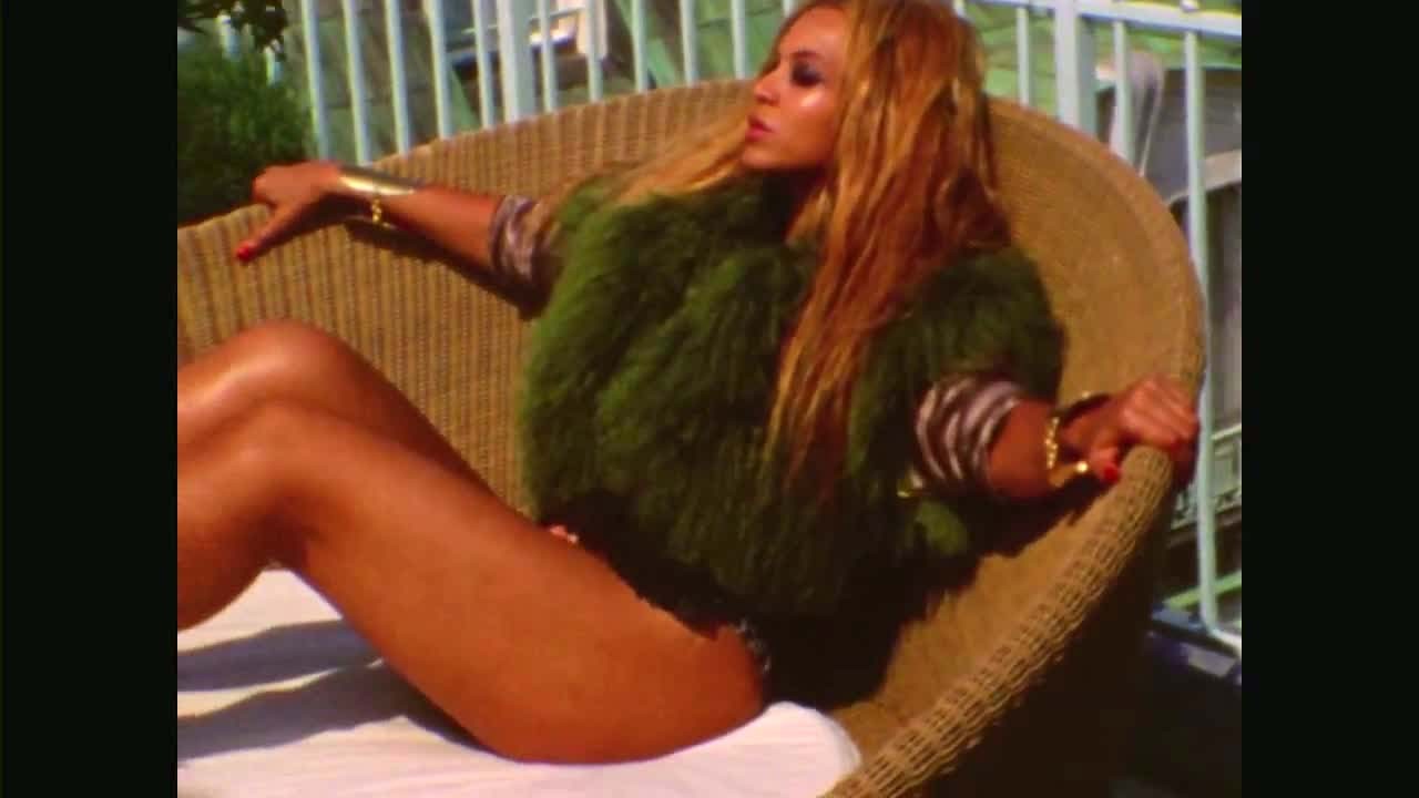 Beyonce knowlesは、彼女のクソセクシーなボディと下着で素敵な乳を露出している。
 #75294620