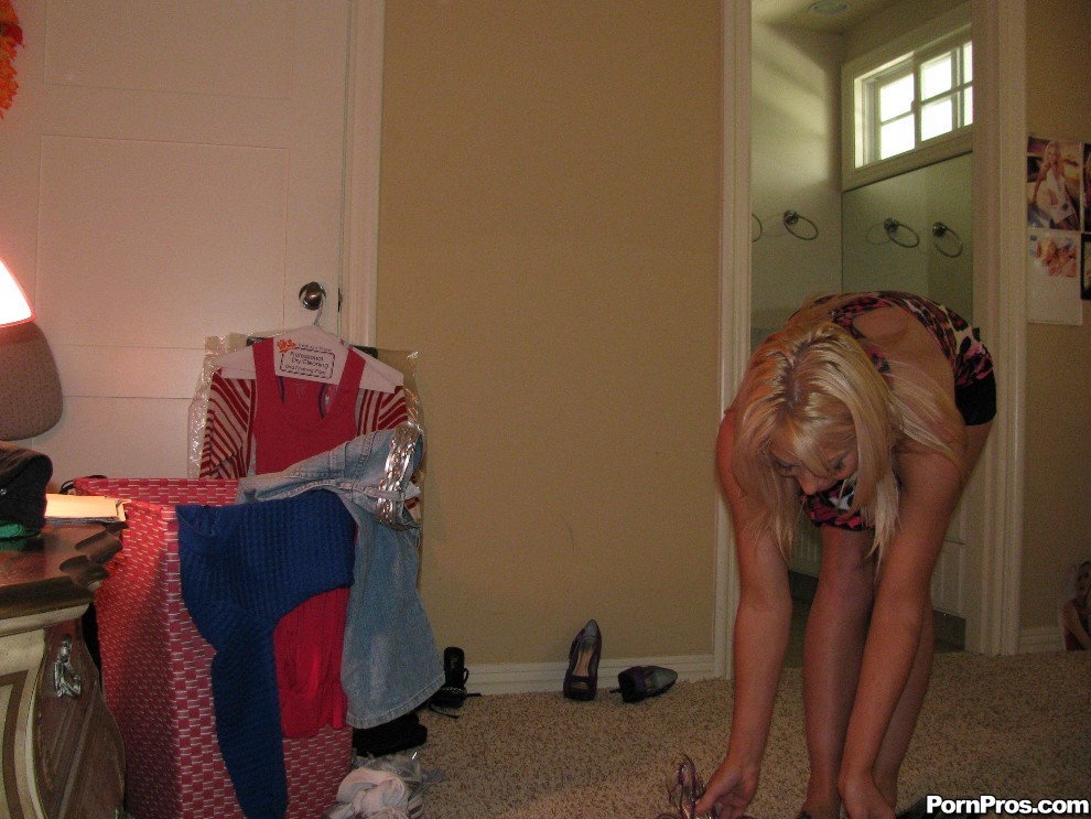 Joven gf filmado follando en una webcam hackeada
 #67709267