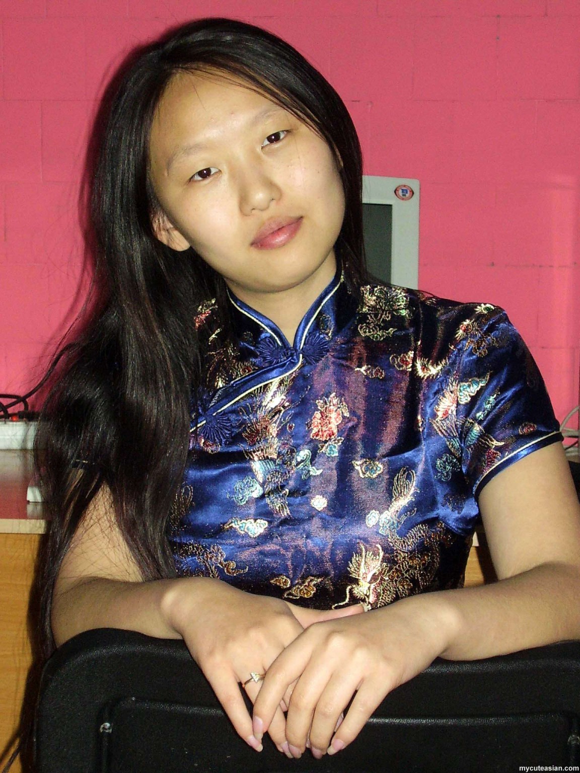 Asiatische Amateur Freundinnen hausgemachte Fotos
 #69909612