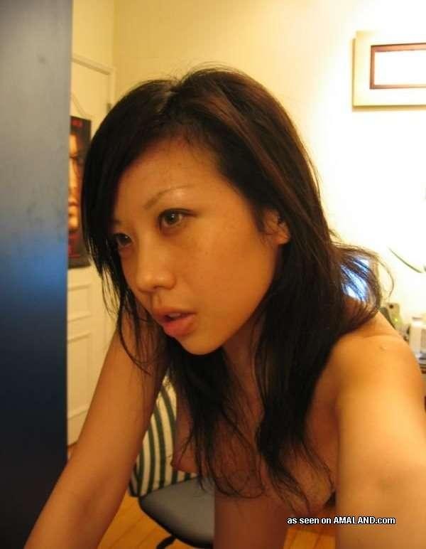 Compilation chaude d'une jeune asiatique sexy qui pose et se prostitue.
 #69758830