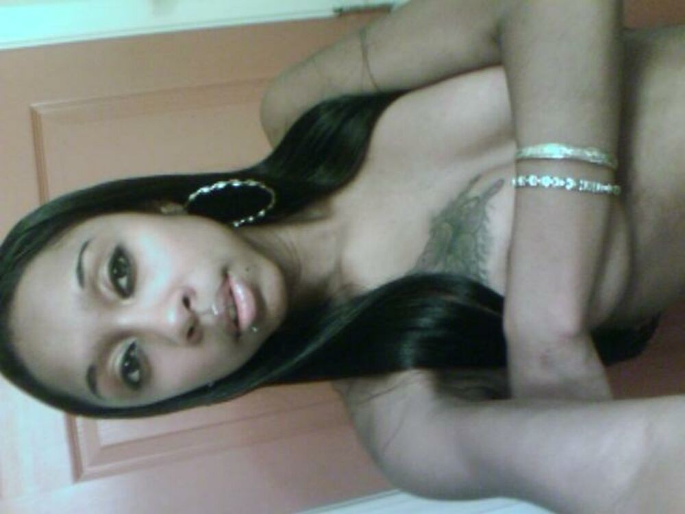 Joven negro gfs posando y follando 23
 #73342199