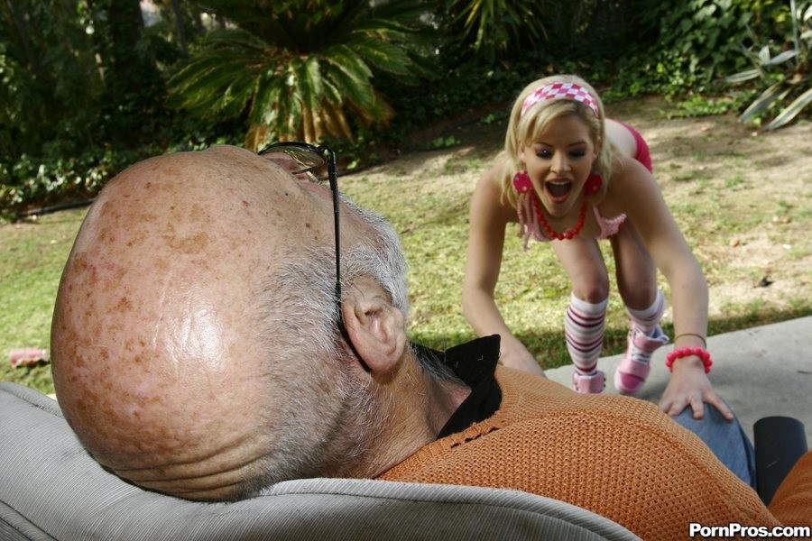 Ally Ann finds a sleeping geezer in a backyard #73642966