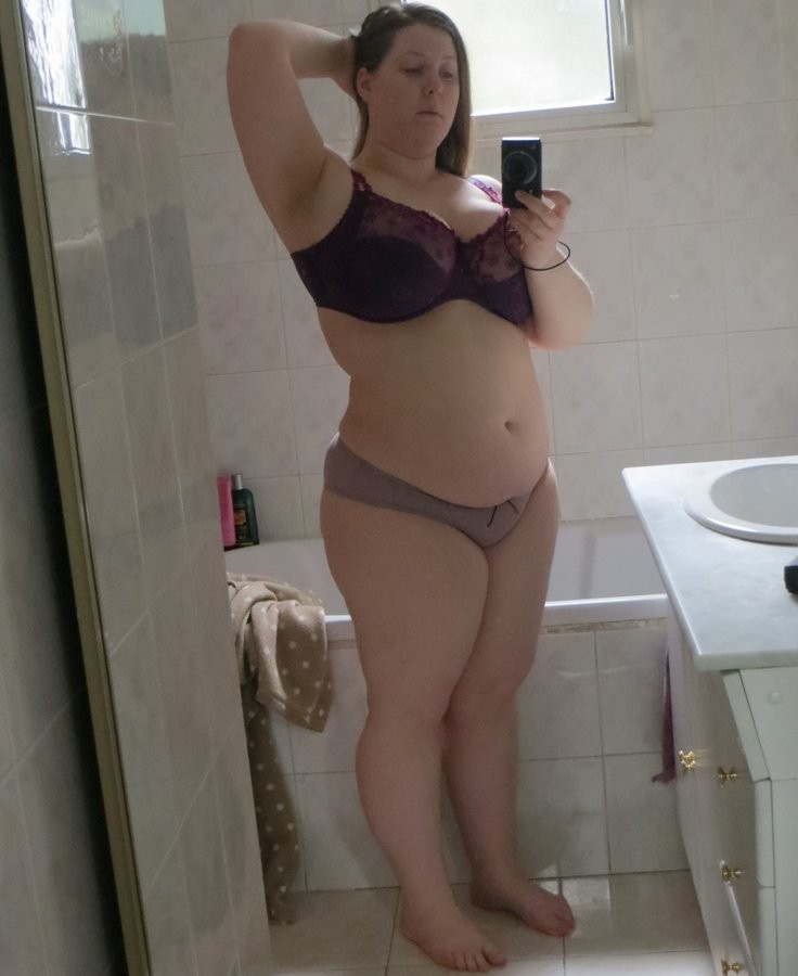 Chubby girlfriends flaunt riesige Titten in Selbstschuss Bilder
 #67453858