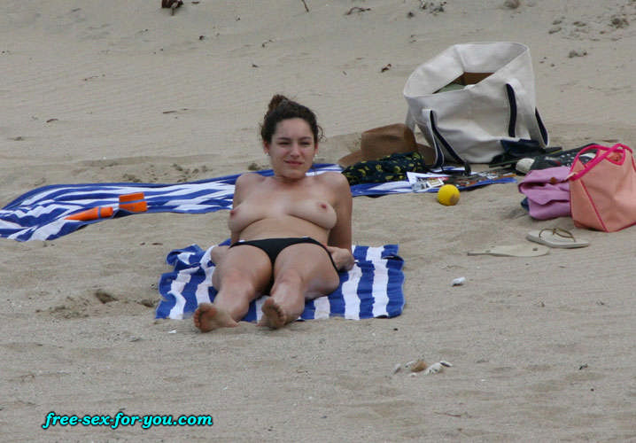 Kelly Brook showing her nice tits on beach paparazzi pictures #75425675