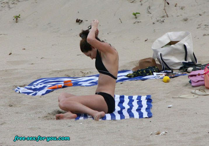 Kelly Brook showing her nice tits on beach paparazzi pictures #75425735