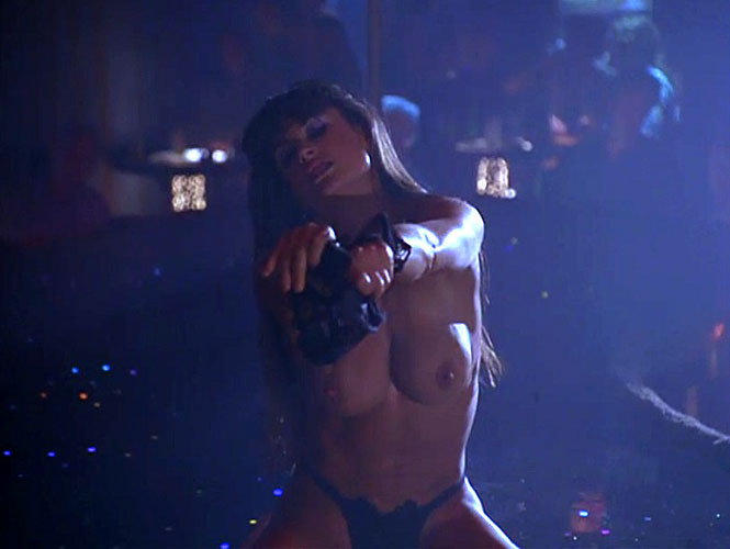 Demi Moore che mostra le sue grandi tette in tappi film nudo
 #75398416