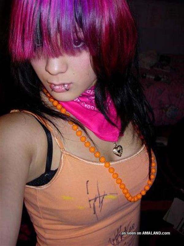 Schöne Sammlung von Joey's emo und punk selfpics
 #67328537