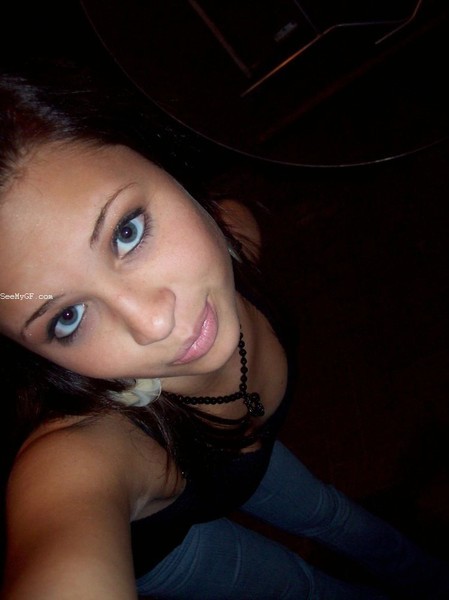 Amateur girlfriends posing #68218428