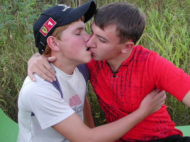 Schwänze gelutscht und Hintern gefüllt in Twink-Action!
 #76969203