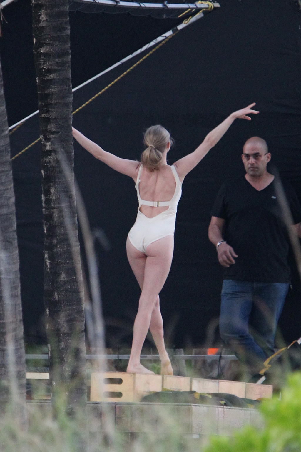 Amanda Seyfried caught in nude leotard while filming video at the beach in Miami #75172700