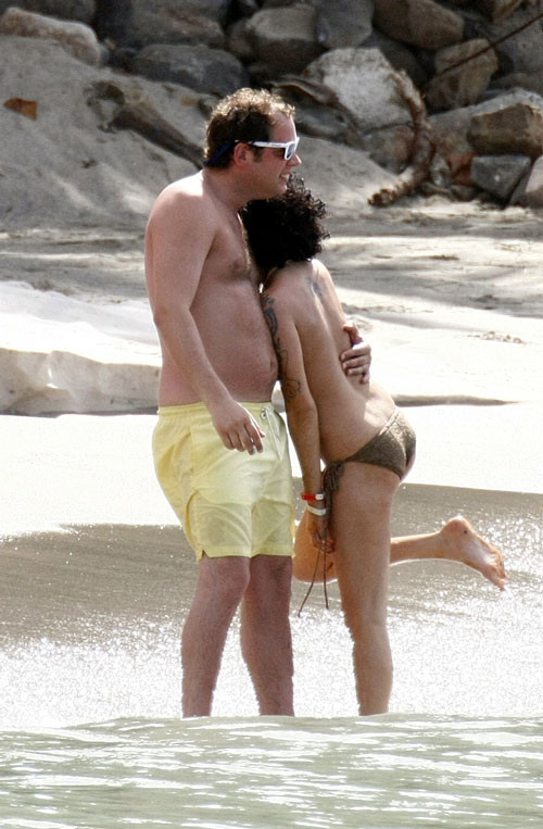 Amy Winehouse showing her nice big tits on beach #75406963