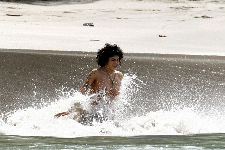 Amy Winehouse showing her nice big tits on beach #75406972
