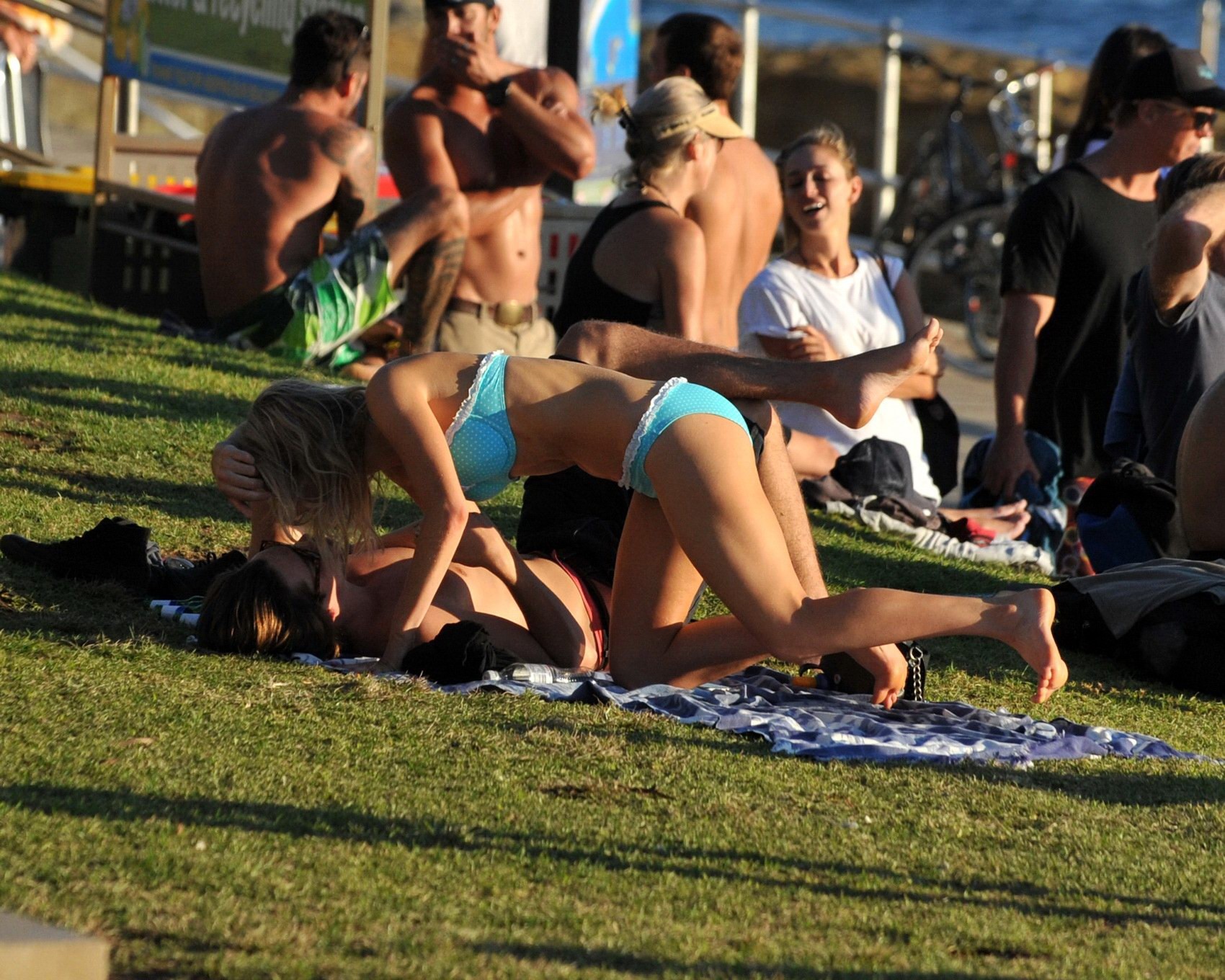Samara Weaving in bikini petting with her boyfriend on Bondy Beach in Australia #75233706