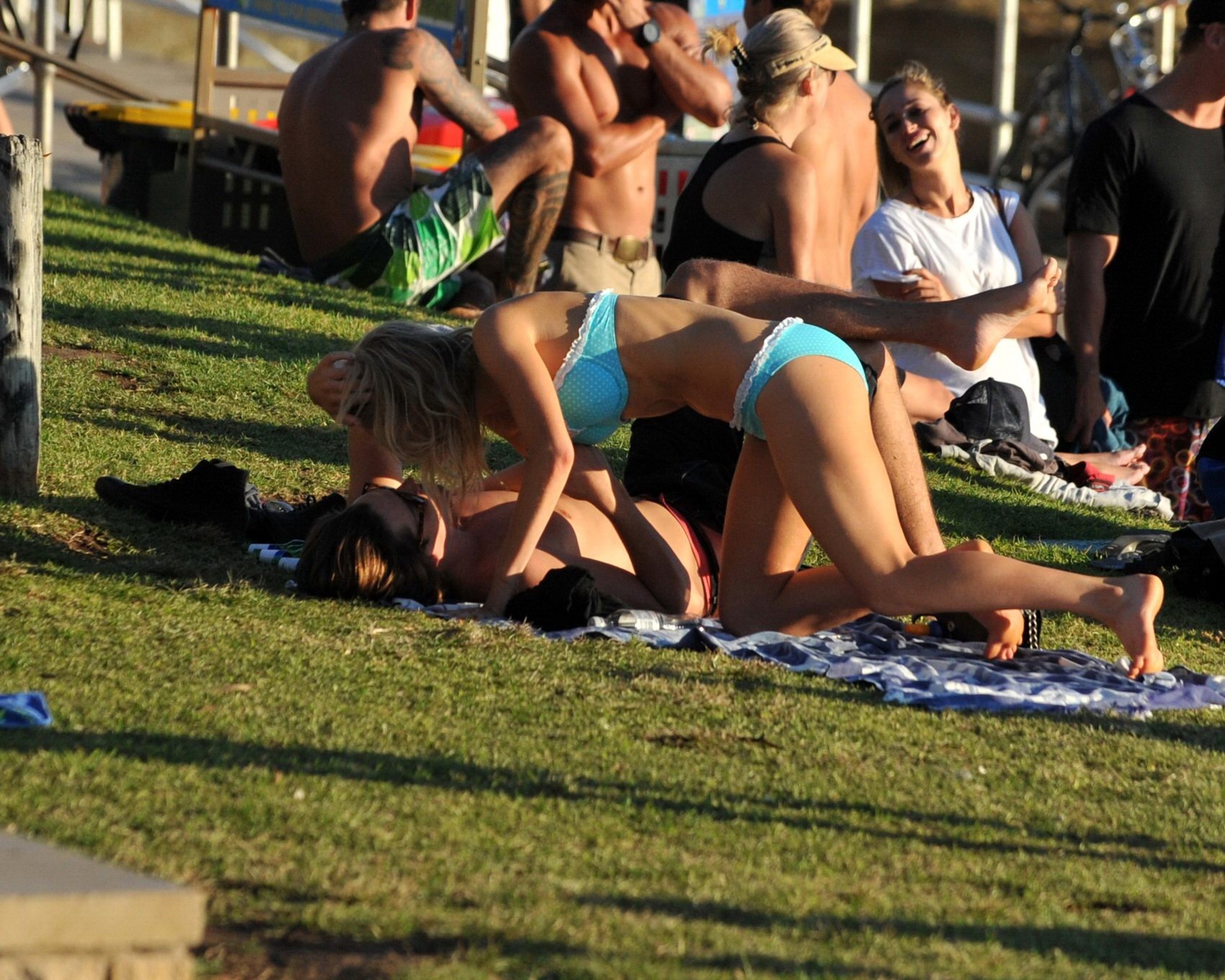 Samara Weaving in bikini petting with her boyfriend on Bondy Beach in Australia #75233749