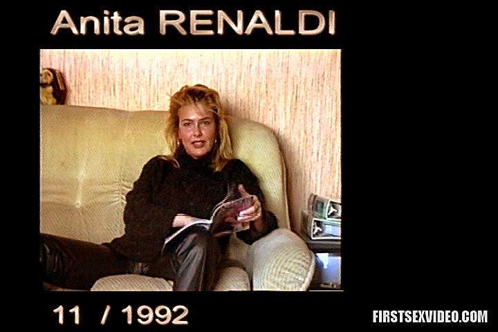 Amateur-Hure Anita Renaldi erfreut Jungs in ihrem ersten Film
 #67812133
