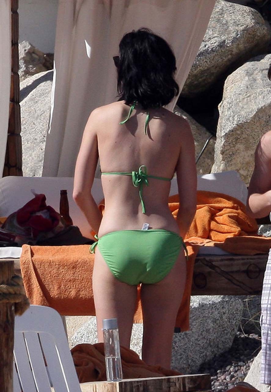 Katy Perry exposing her sexy body and huge boobs in green bikini #75317969