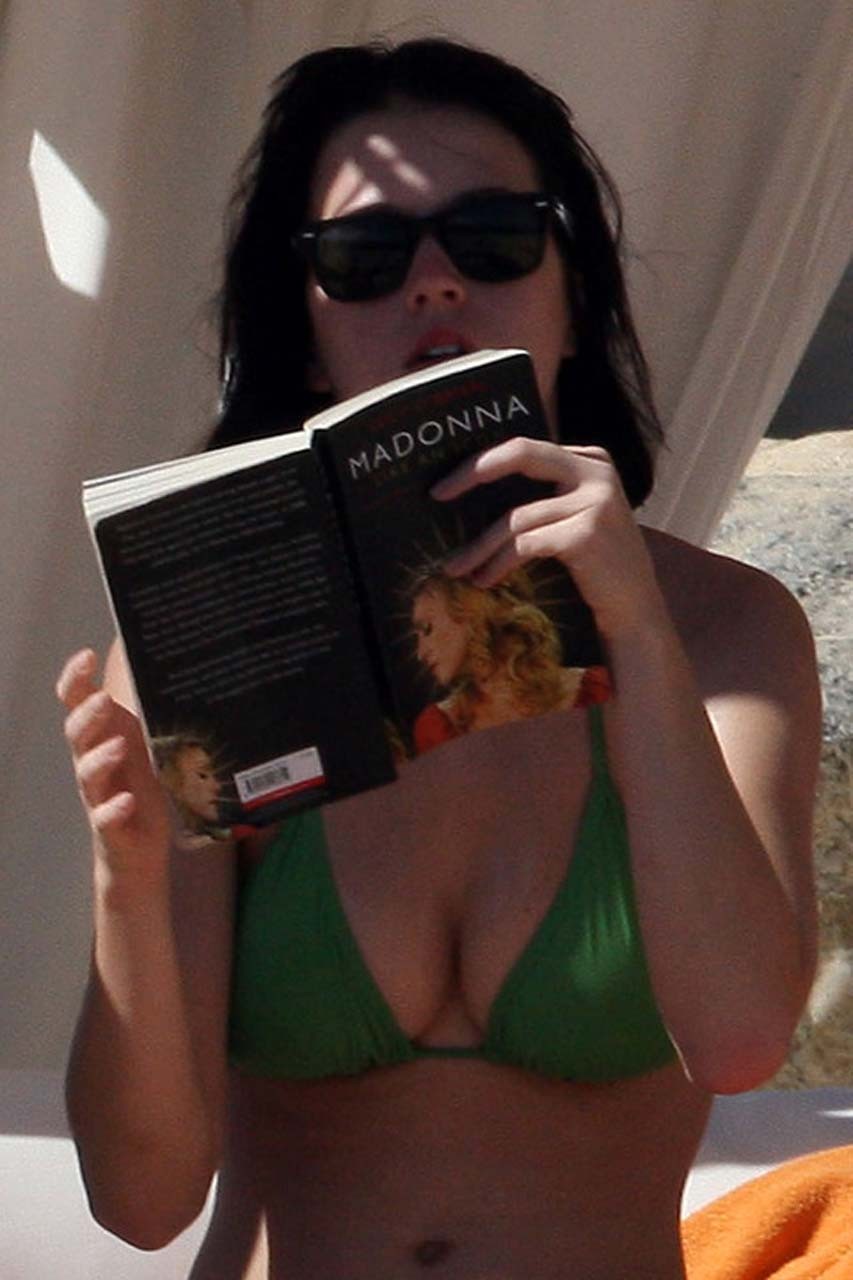 Katy Perry exposing her sexy body and huge boobs in green bikini #75318035