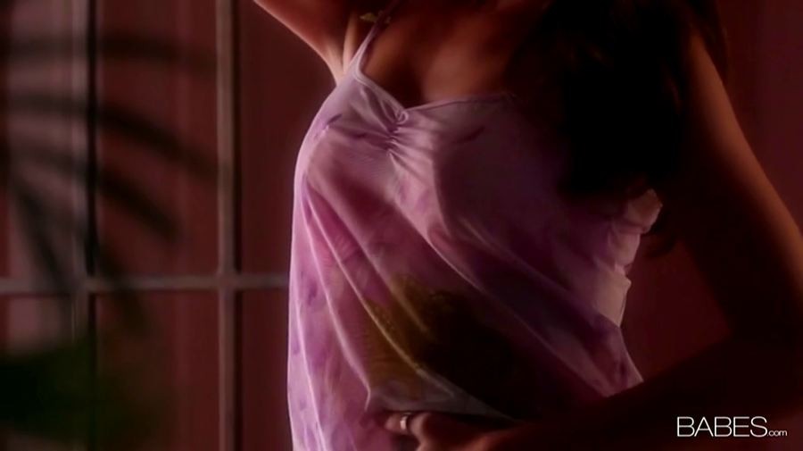 Amber sym mostra il suo corpo divino e il suo buco dell'amore rosa
 #71024954