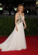 Kylie Minogue Showing Huge Cleavage For The Costume Institute Gala At The Metrop