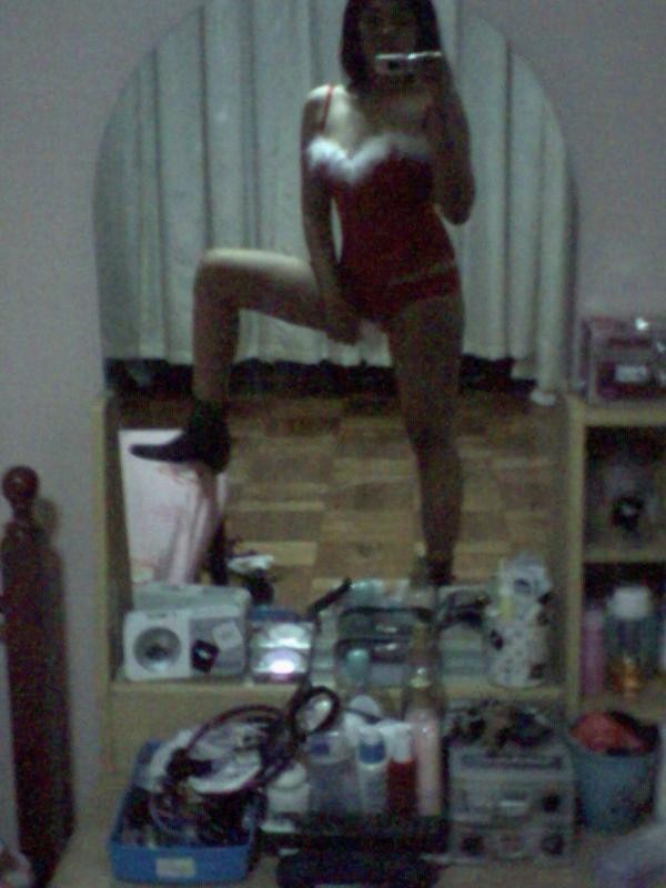 Una hermosa asiática posando desnuda mientras hace camwhoring
 #69762273