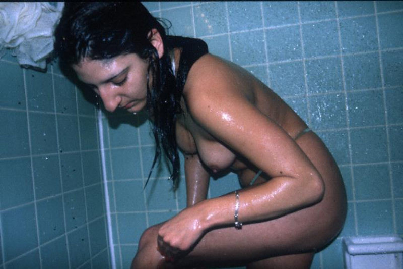 Amateur slut showering and shaving #74910594