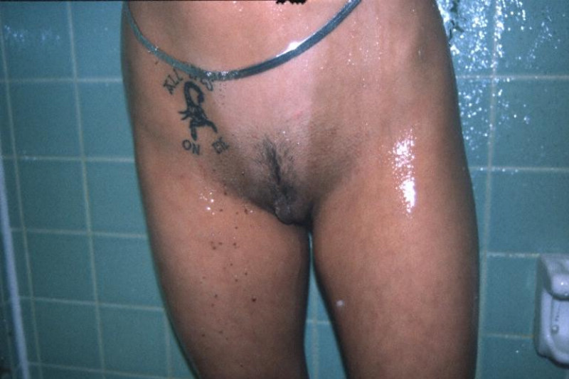 Amateur slut showering and shaving #74910609