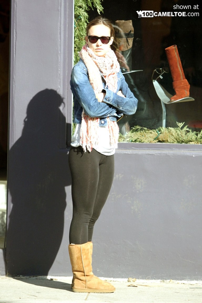 Black leggins cameltoe of Olivia Wilde #75134718