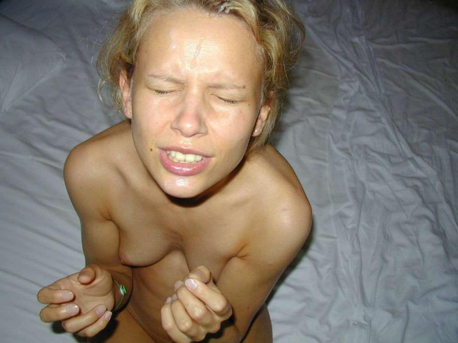 Une petite amie jeune amateur se fait couvrir le visage de sperme
 #75938938