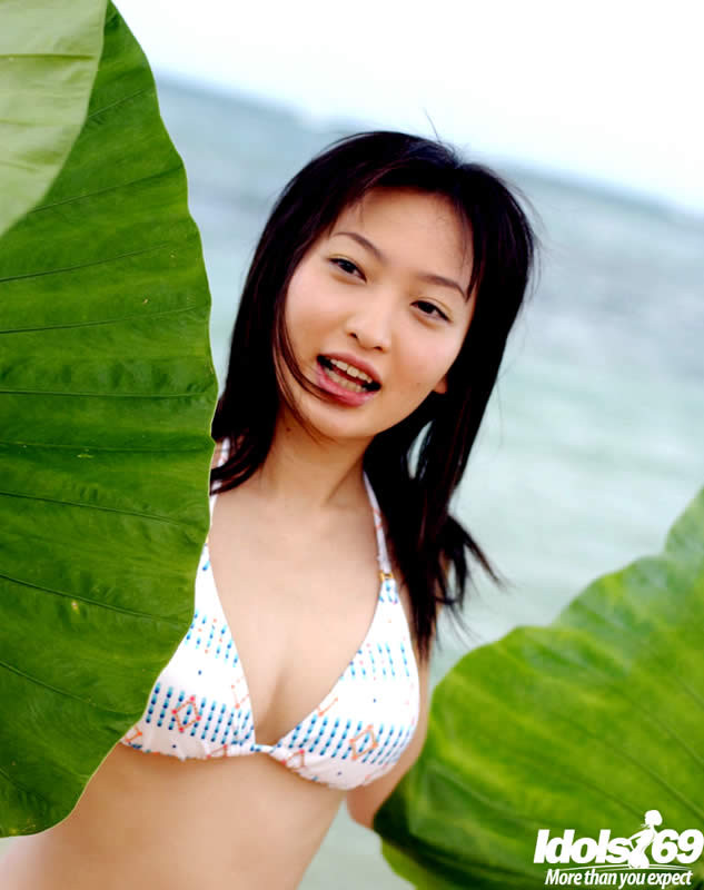 Asian hottie posing naked on the beach #69967707