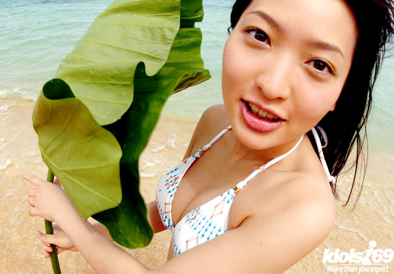 Asian hottie posing naked on the beach #69967717
