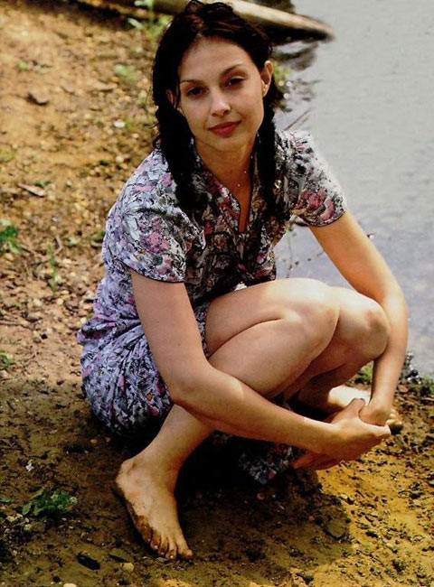 Ashley judd seins et chatte nus dans des scènes de sexe
 #75429326