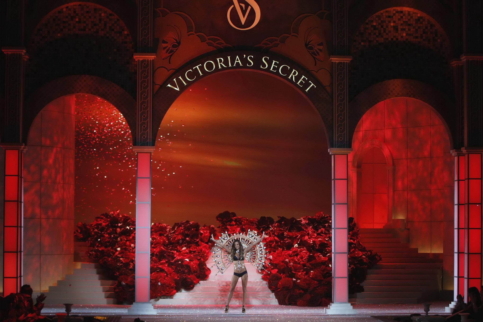 Alessandra Ambrosio wearing sexy lingerie at the Victoria's Secret fashion show #75282643