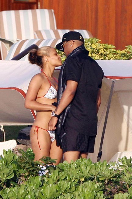 Christina milian liebt es, ihren Arsch auf der Bühne zu entblößen
 #75380794