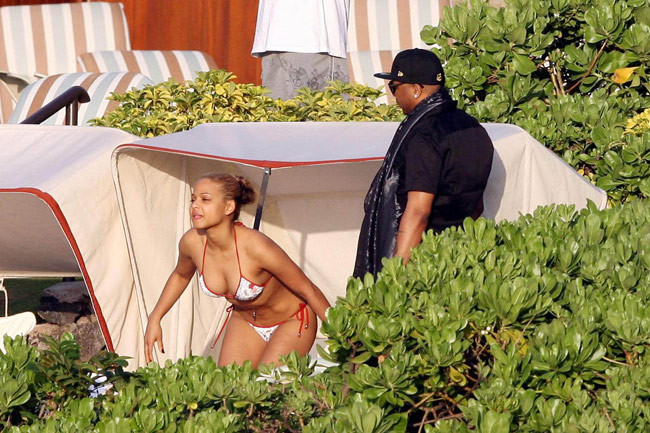 Christina milian liebt es, ihren Arsch auf der Bühne zu entblößen
 #75380808