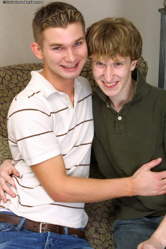 Giovani ragazzi gay twink che si baciano succhiando &amp; scopando l'un l'altro
 #76988777