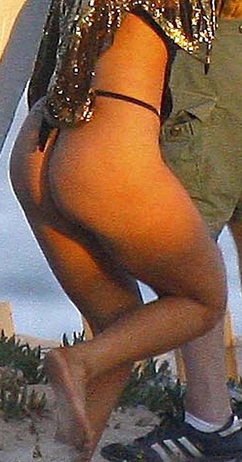 Lady gaga mostrando su cuerpo sexy y su coño caliente en ropa transparente
 #75281467