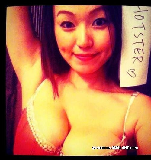 Sammlung von selbst fotografierenden asiatischen Babes in sexy Kleidung
 #69740497