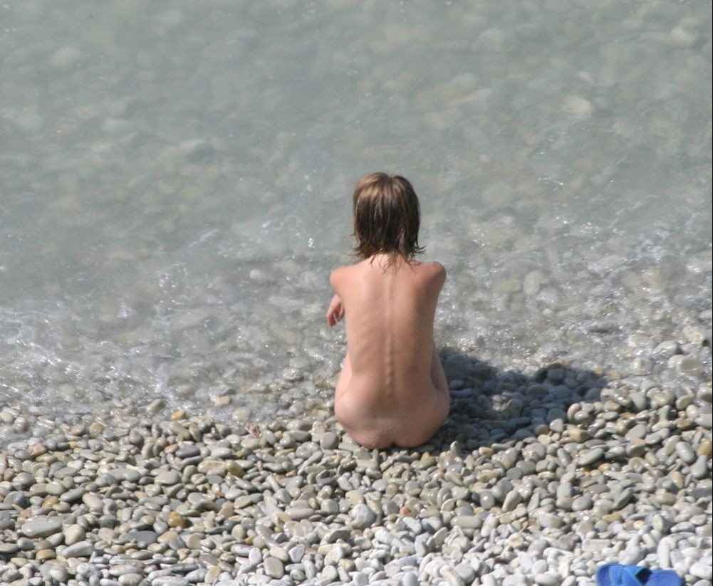 Attenzione - foto e video di nudisti incredibili
 #72275081