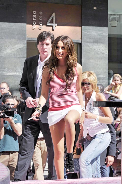 Ashley tisdale guardando adorabile in bikini striminzito
 #75371958