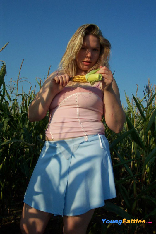 Cute college fatty flashes pussy at corn field #71791622